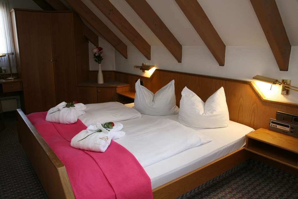 Hotel Mohren Ochsenhausen Room photo